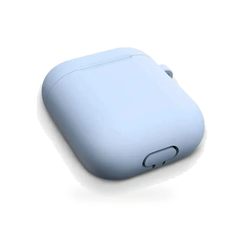 Capa de silicone azul claro para AirPods, vista da abertura de carga